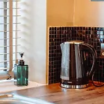 Spacious Flat With Free Parking Апартаменты Харрогейт
