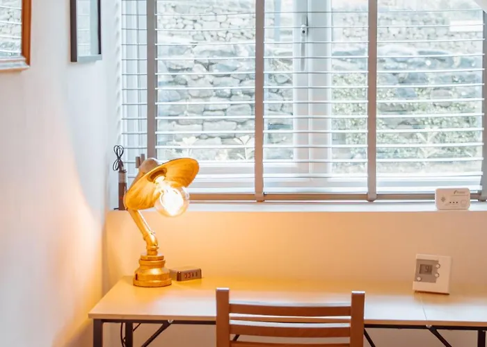 Spacious Flat With Free Parking Apartman