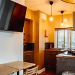 Spacious Flat With Free Parking Daire
