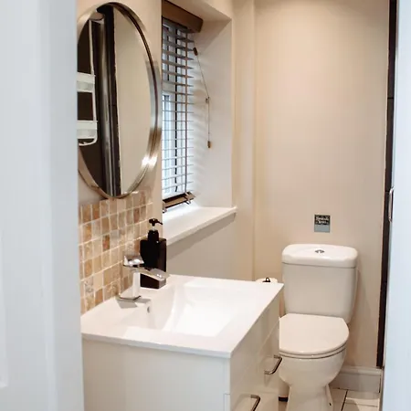 Spacious Flat With Free Parking Harrogate