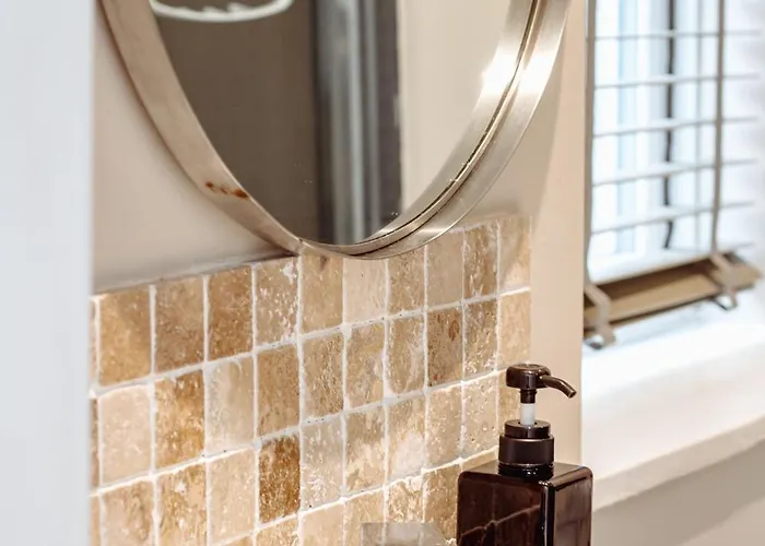 Spacious Flat With Free Parking Apartment